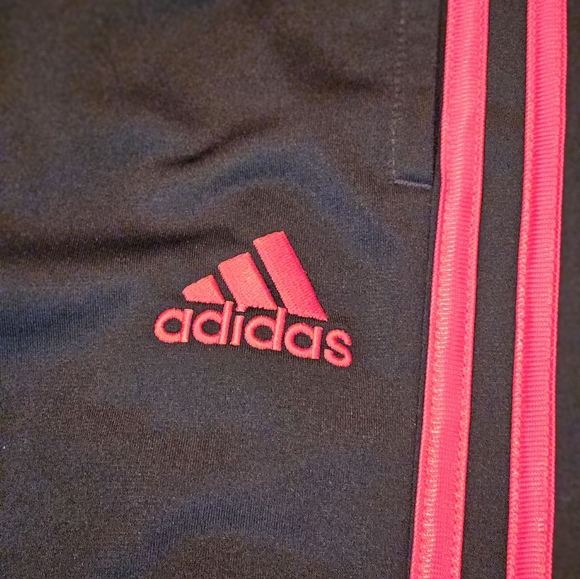 Adidas Boys Black & Red 10/12 Joggers - Picture 2 of 6